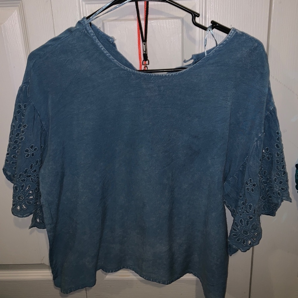blouse - Picture 2 of 2
